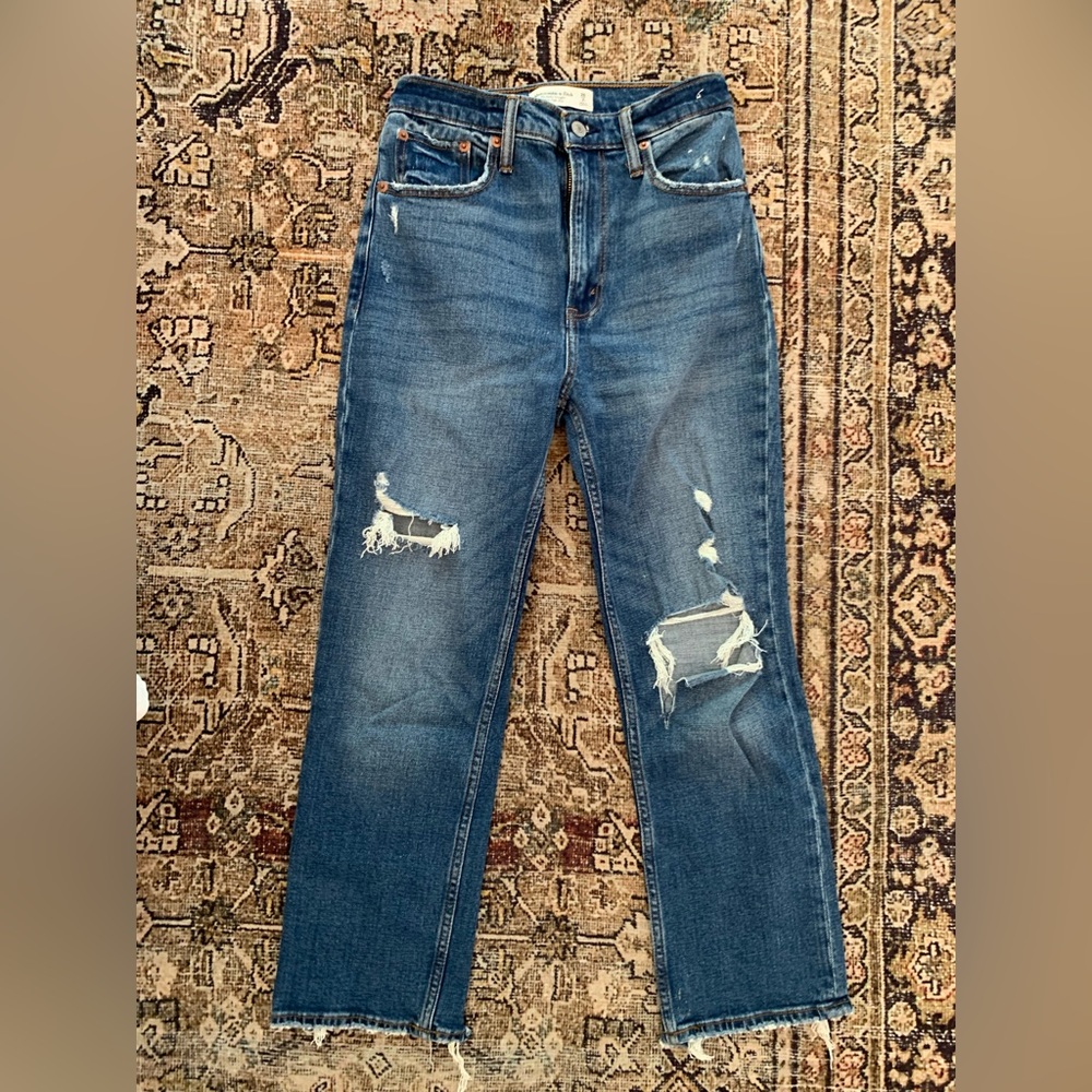 Abercrombie ankle straight ultra high rise jean. Size 26 (2 short)